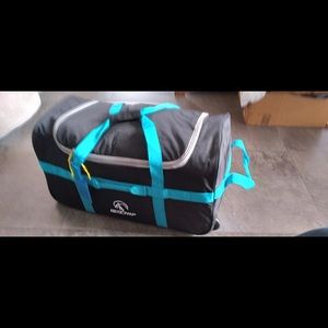 NWT Foldable Duffle Bag with Wheels 85L, NEVER USED!